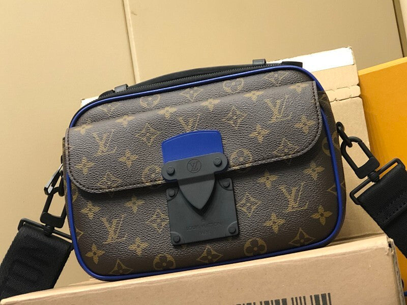 Anum Bags ln Luxury Bag --56765