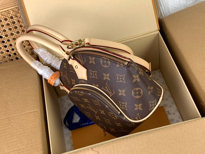 Anum Bags ln Luxury Bag --56064