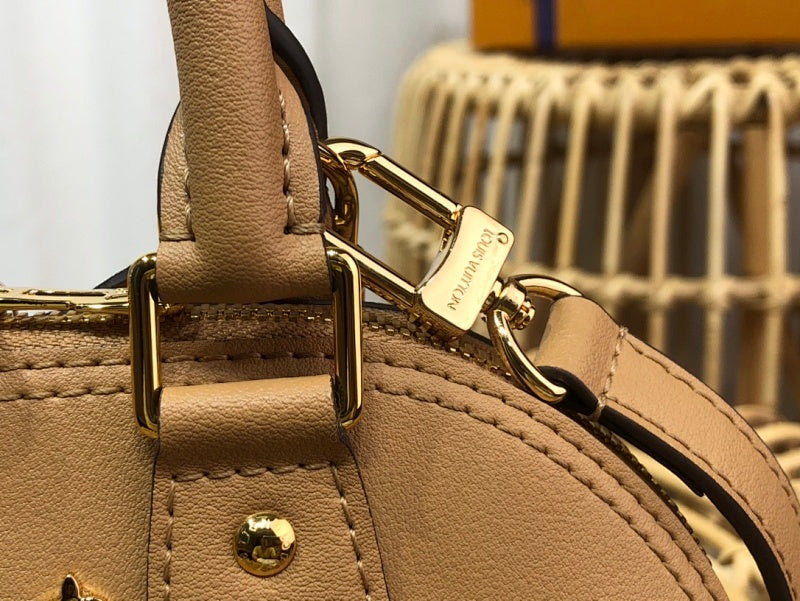 Anum Bags ln Luxury Bag --60062