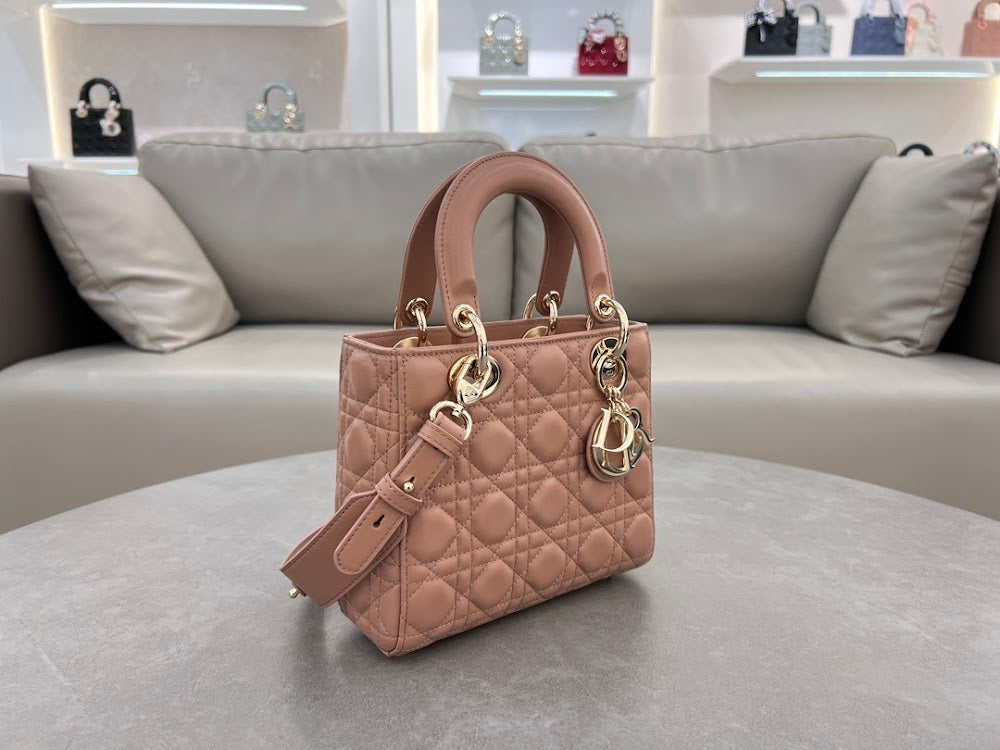 new-luxury-designer-bags-nm16237