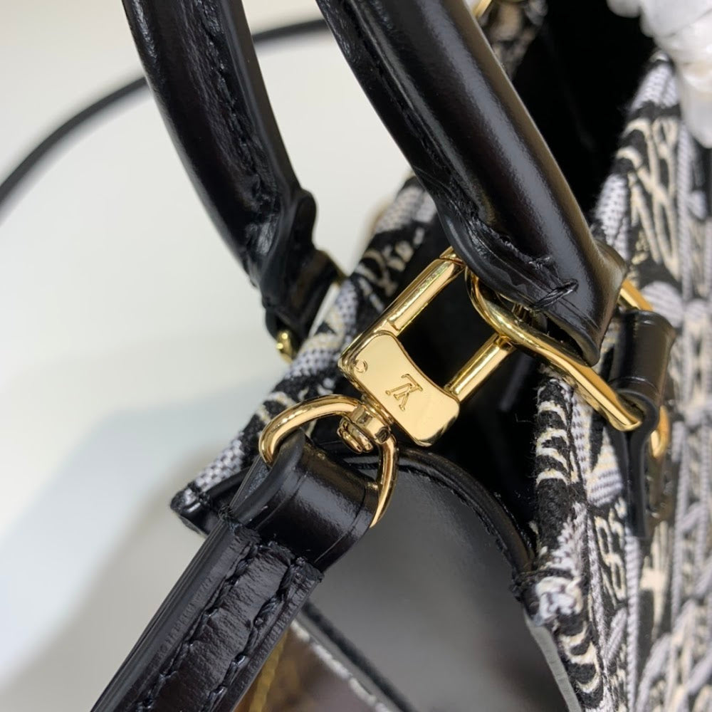 Anum Bags ln Luxury Bag --56764