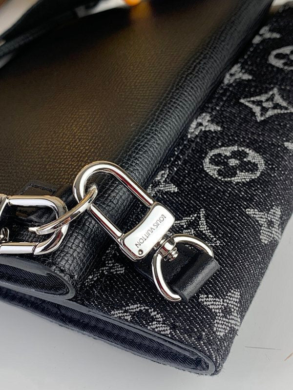 Anum Bags ln Luxury Bag --60657