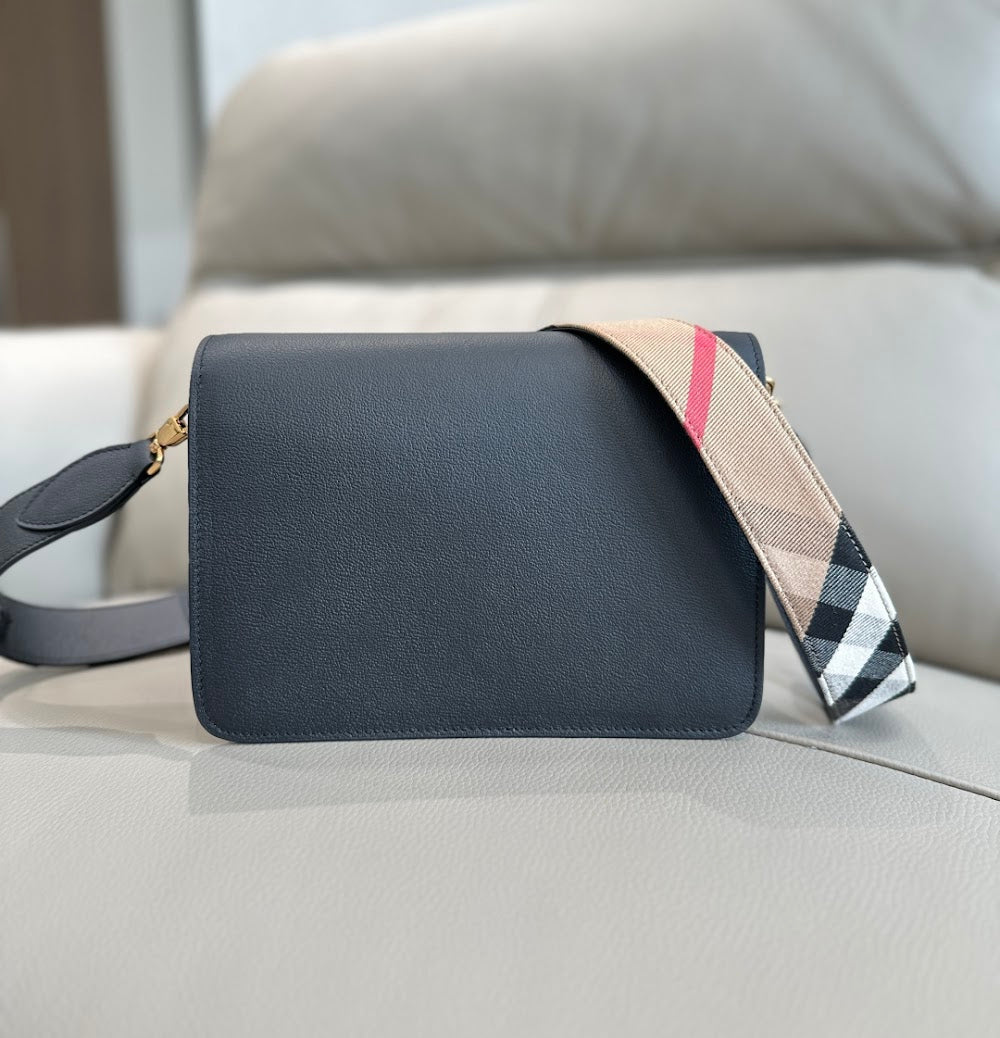 Ezyycart Bags Burberryn Luxury Bag --92924