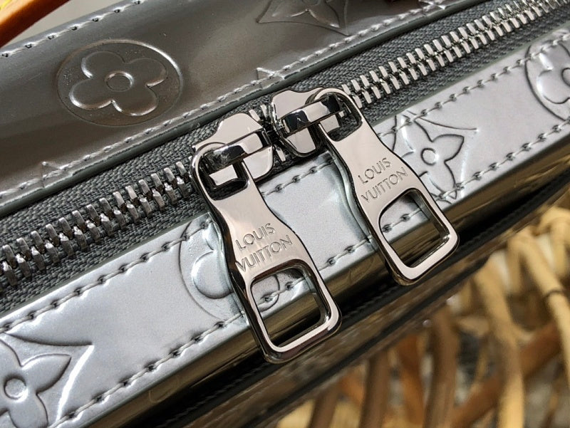 Anum Bags ln Luxury Bag --60138