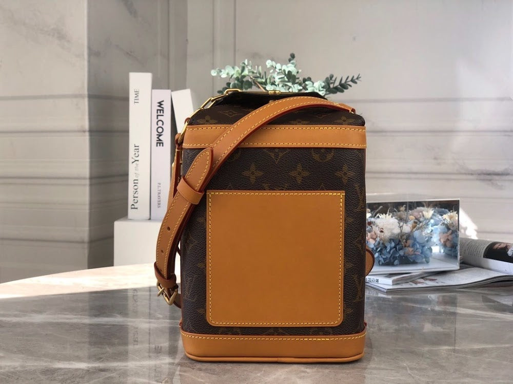 Anum Bags ln Luxury Bag --60165