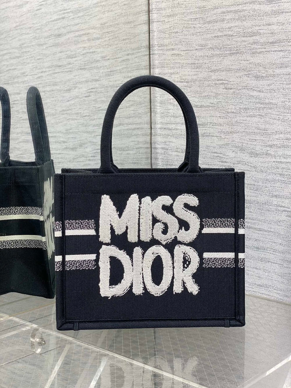 new-luxury-designer-bags-nm16105