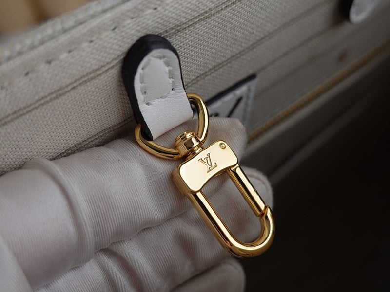 Anum Bags ln Luxury Bag --58815