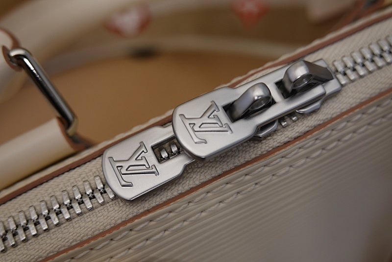 Anum Bags ln Luxury Bag --60925
