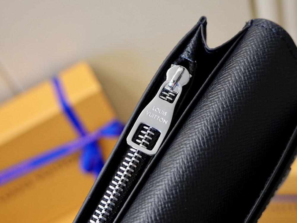 Anum Bags ln Luxury Bag --60205