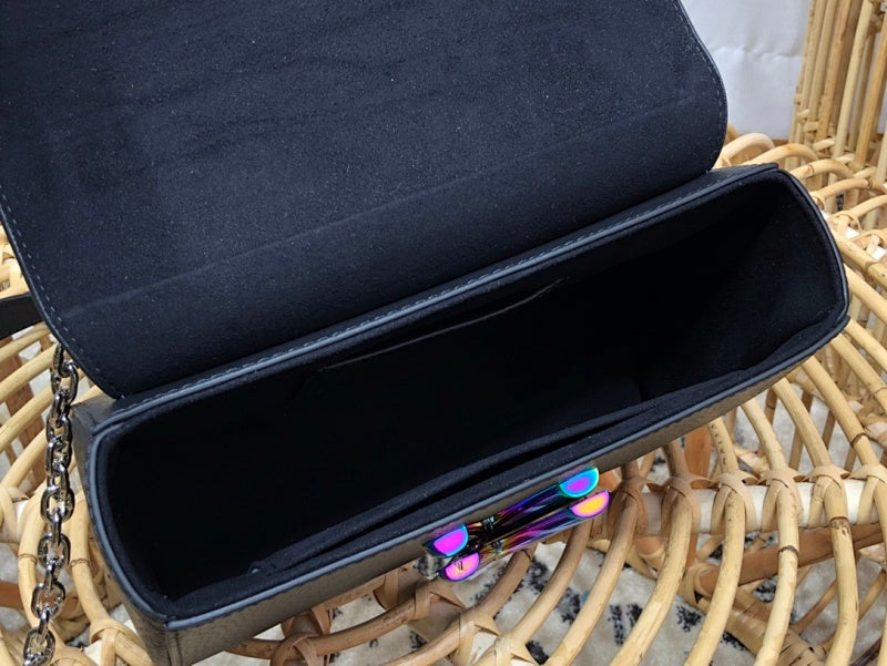 Anum Bags ln Luxury Bag --60197