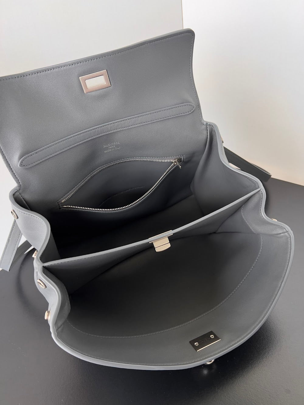 Ezyycart Bags Balenciaga Luxury Bag --110691