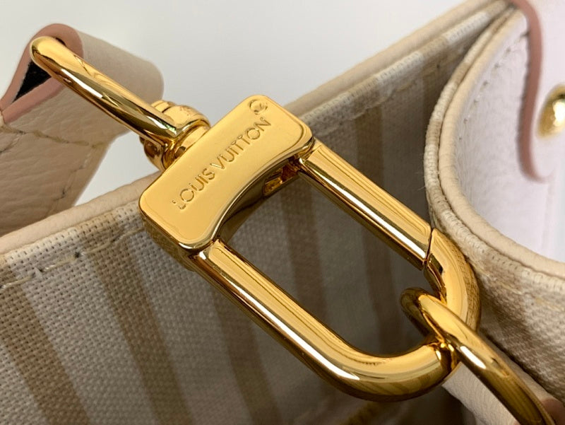 Anum Bags ln Luxury Bag --56470