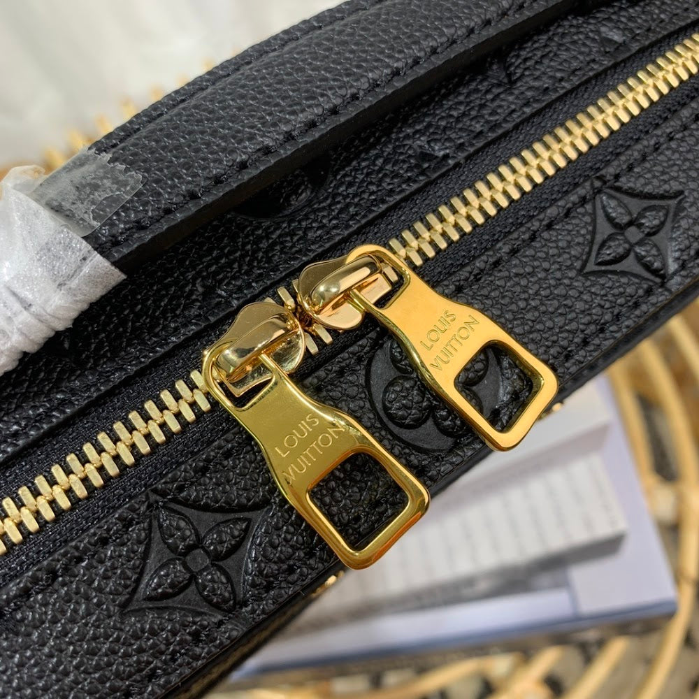 Anum Bags ln Luxury Bag --60016