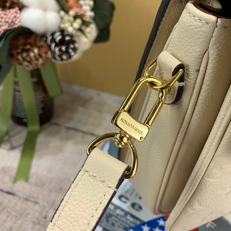 Anum Bags ln Luxury Bag --55983