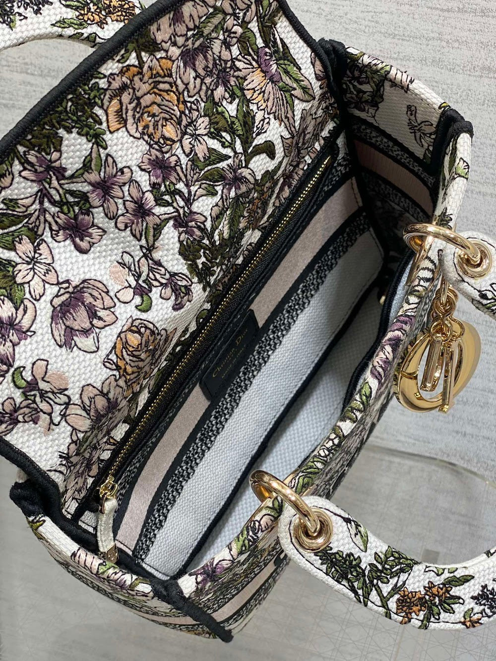new-designer-premium-bags-nm16459