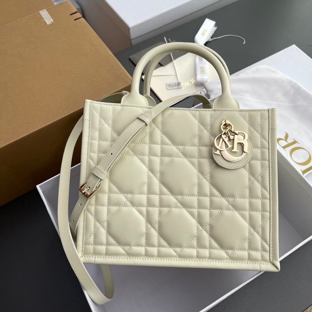 new-luxury-designer-bags-nm15847