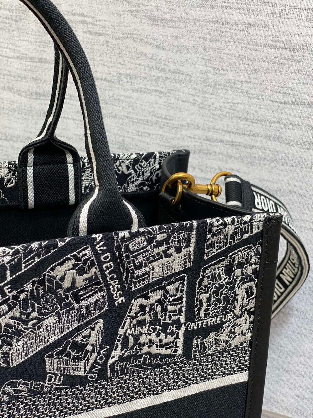 new-luxury-designer-bags-nm16043