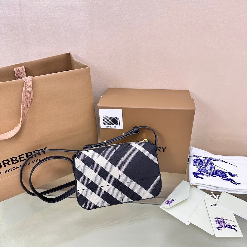 Ezyycart Bags Burberryn Luxury Bag --92500