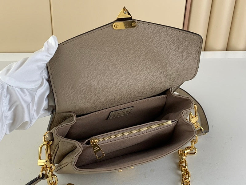 Anum Bags ln Luxury Bag --56576
