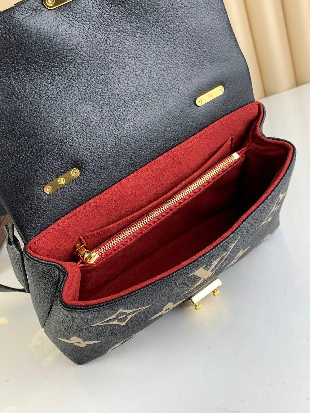 Anum Bags ln Luxury Bag --61002