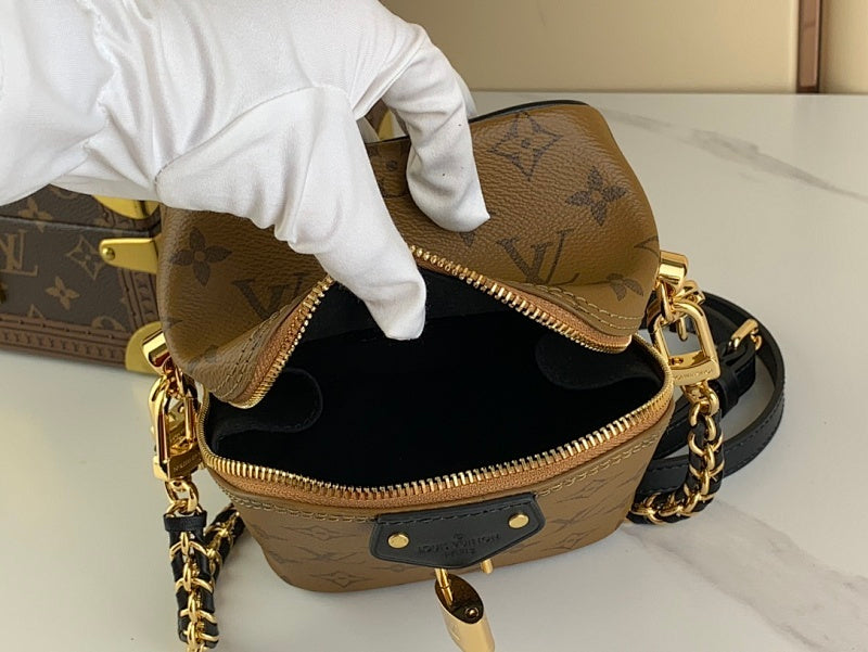 Anum Bags ln Luxury Bag --56516
