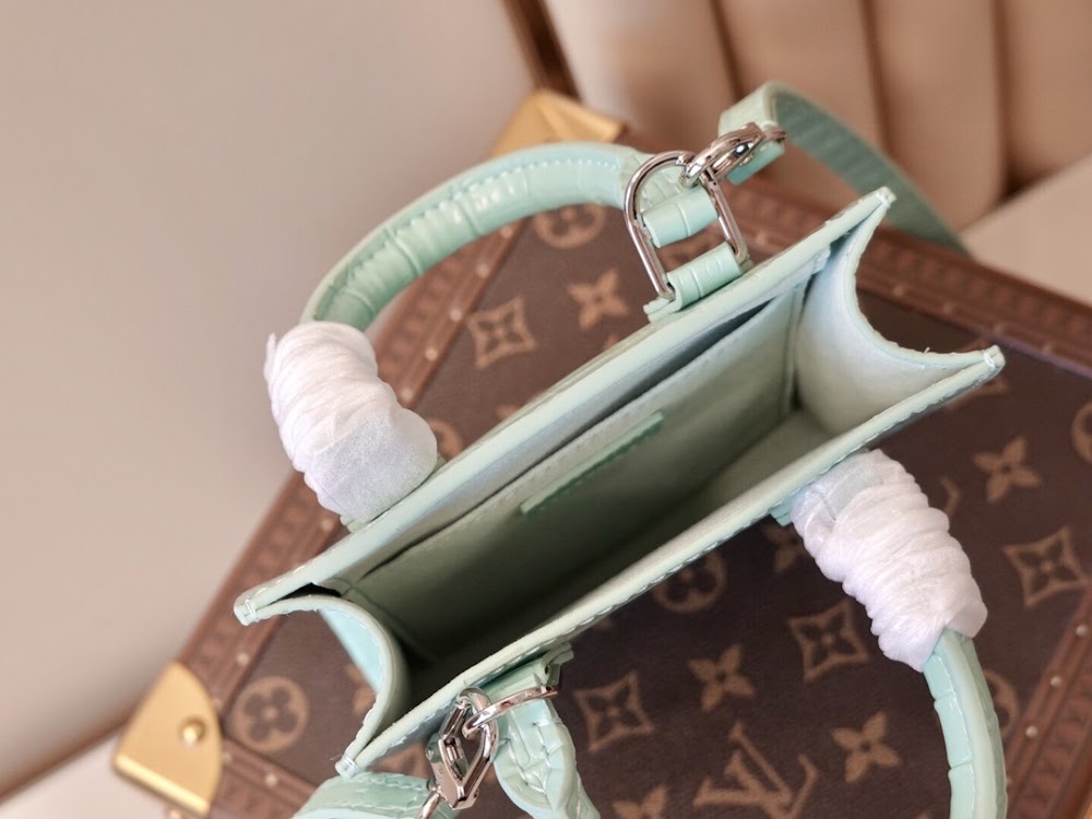 Anum Bags ln Luxury Bag --60267