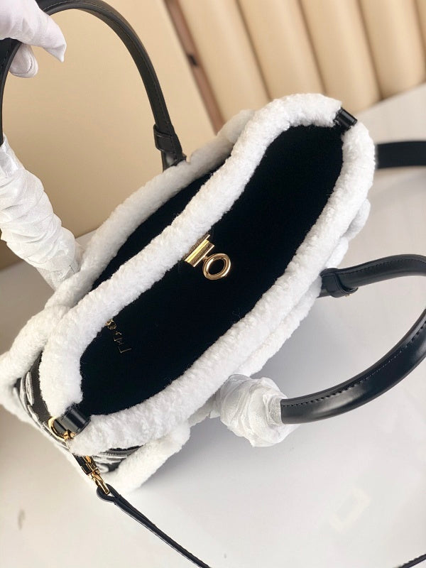 Anum Bags ln Luxury Bag --60598
