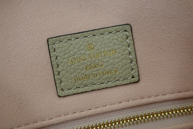 Anum Bags ln Luxury Bag --60005