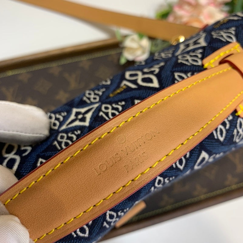 Anum Bags ln Luxury Bag --57705