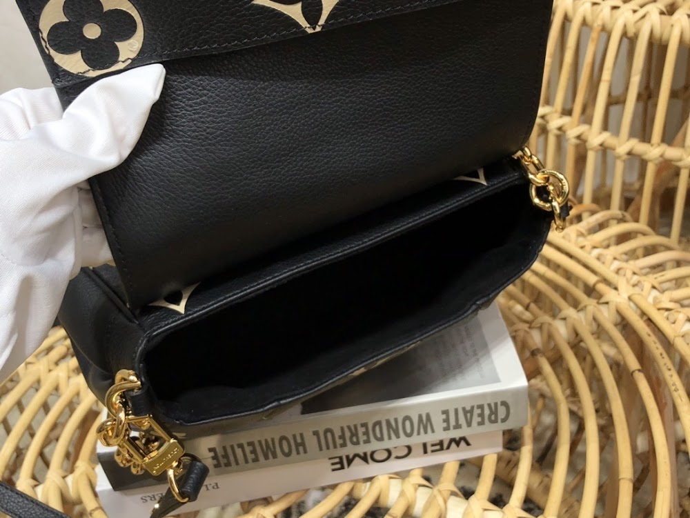 Anum Bags ln Luxury Bag --60085