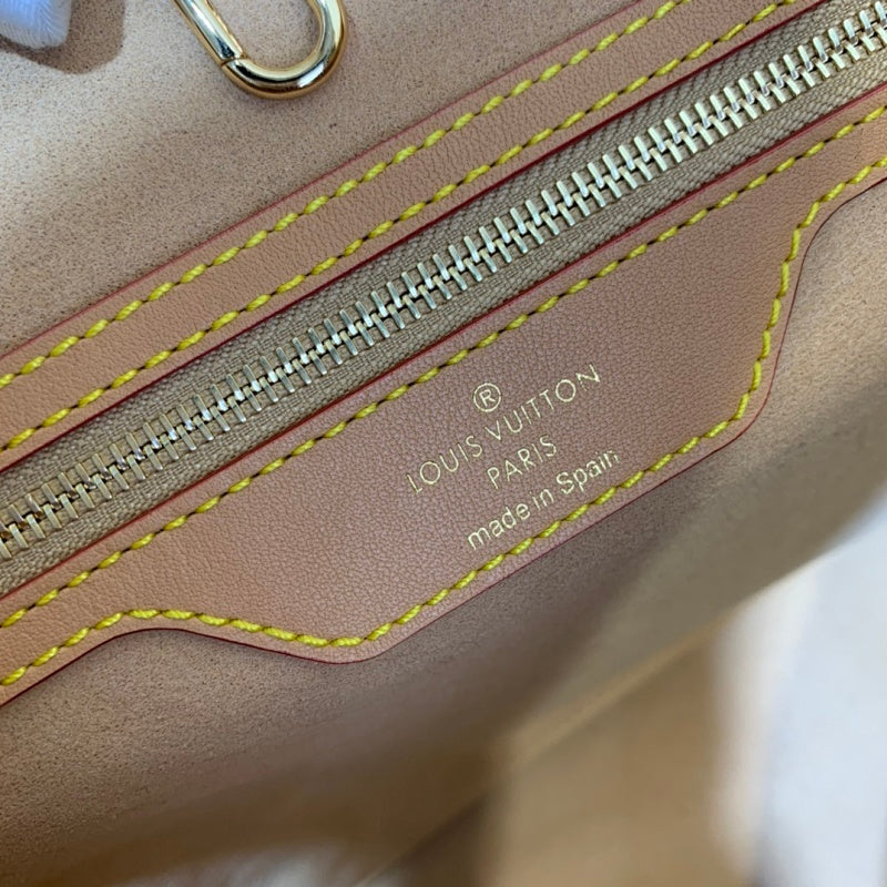Anum Bags ln Luxury Bag --60010