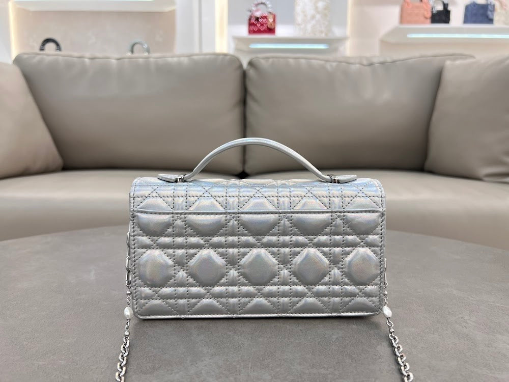 new-designer-premium-bags-nm16240