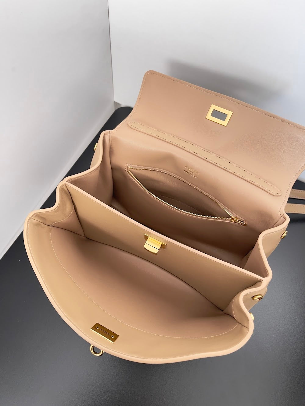 Ezyycart Bags Balenciaga Luxury Bag --110695