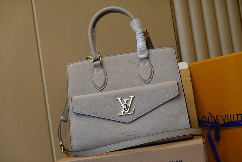 Anum Bags ln Luxury Bag --60005