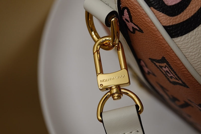 Anum Bags ln Luxury Bag --60355