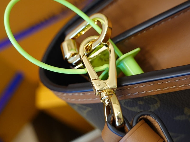 Anum Bags ln Luxury Bag --60490