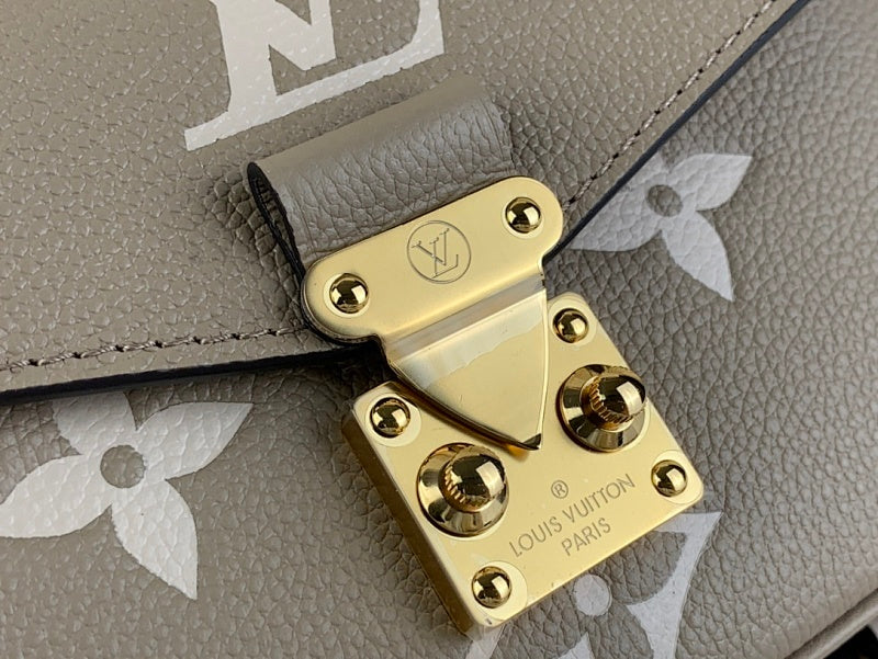 Anum Bags ln Luxury Bag --58259