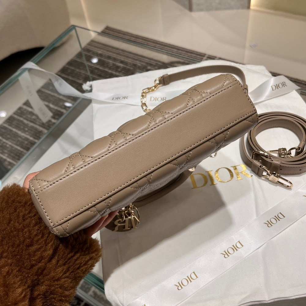new-designer-premium-bags-nm16163