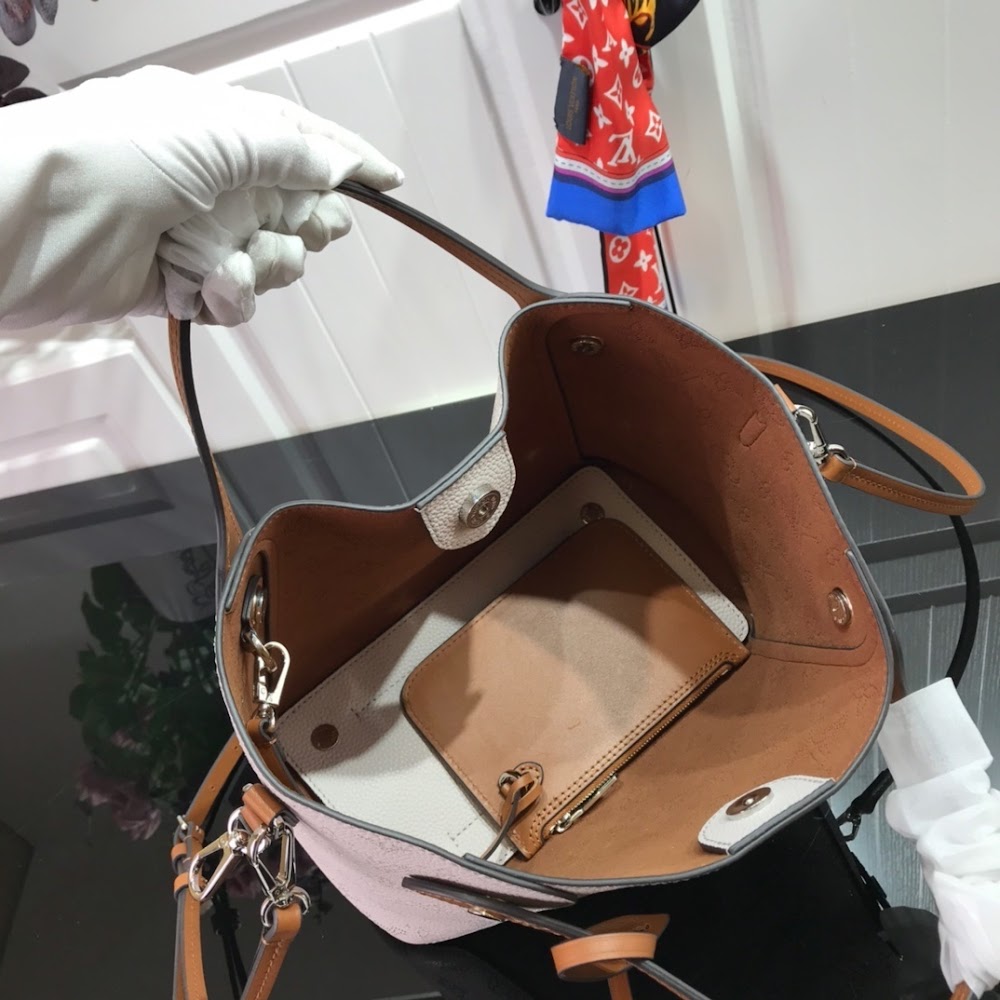 Anum Bags ln Luxury Bag --56340