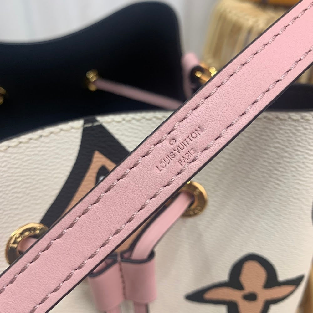 Anum Bags ln Luxury Bag --60070