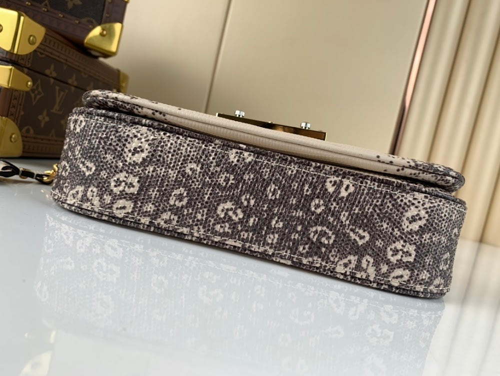 Anum Bags ln Luxury Bag --60816