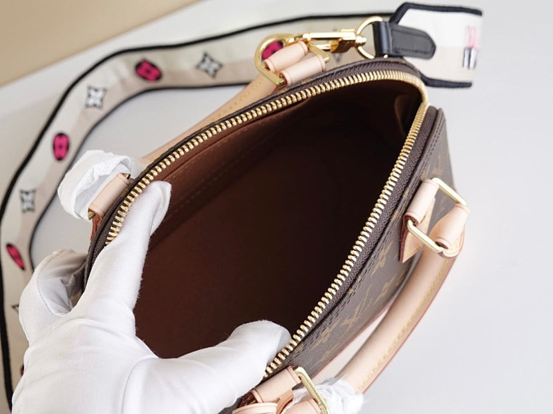 Anum Bags ln Luxury Bag --57840