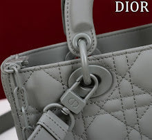 new-elite-designer-bags-nm7428