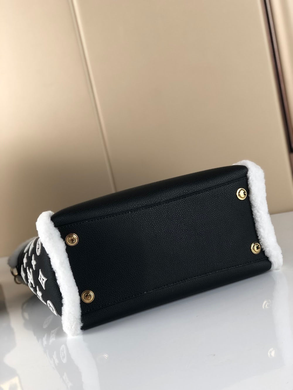 Anum Bags ln Luxury Bag --60658