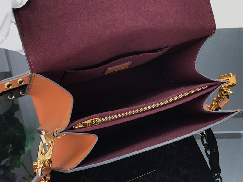 Anum Bags ln Luxury Bag --57243