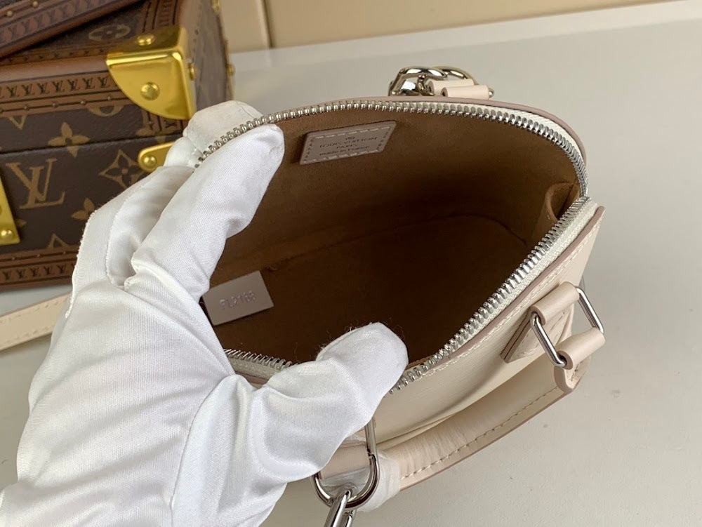 Anum Bags ln Luxury Bag --56324