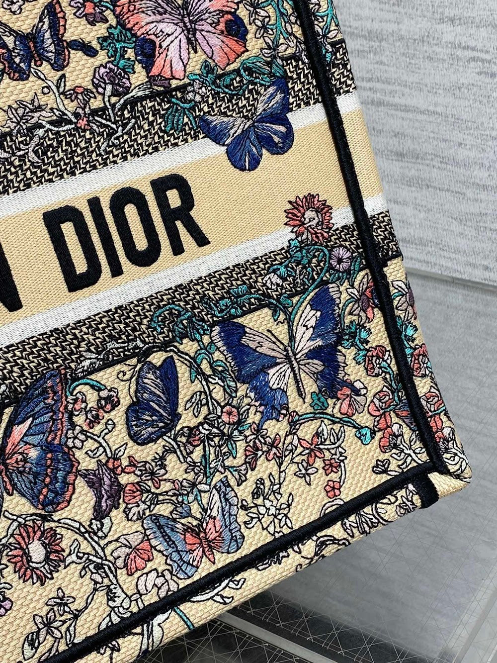 new-designer-premium-bags-nm16452