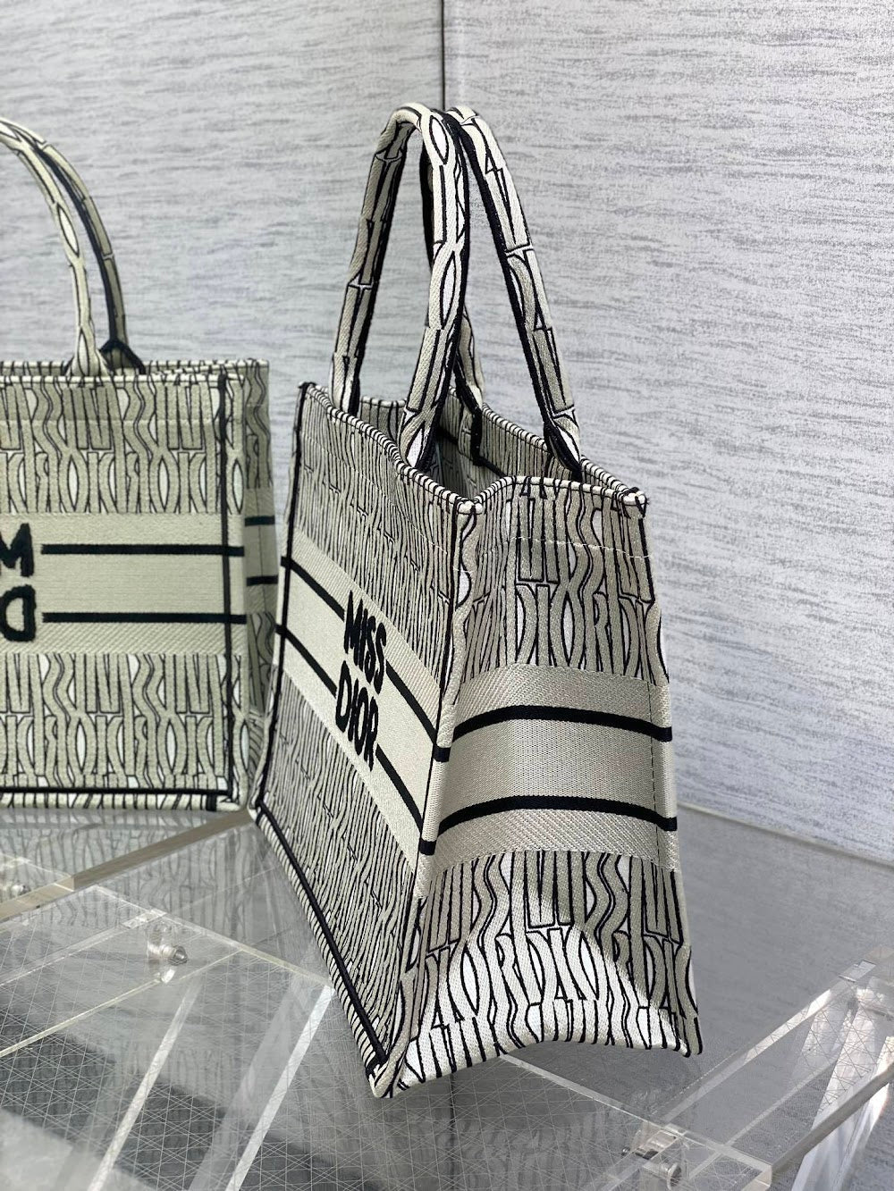 new-luxury-designer-bags-nm16085