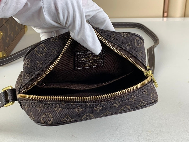 Anum Bags ln Luxury Bag --56473