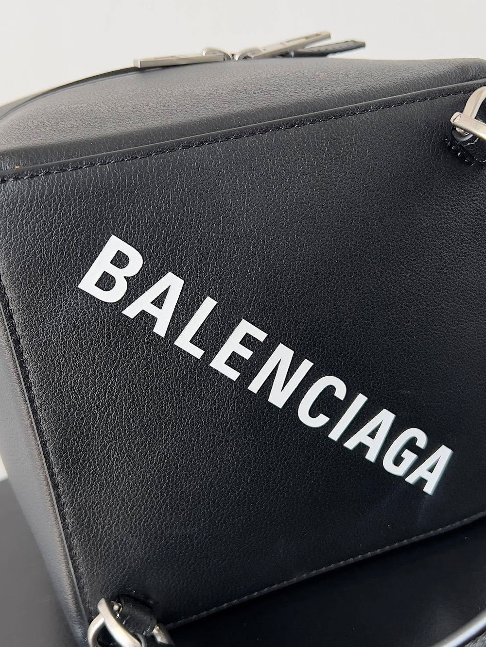 Ezyycart Bags Balenciaga Luxury Bag --111299